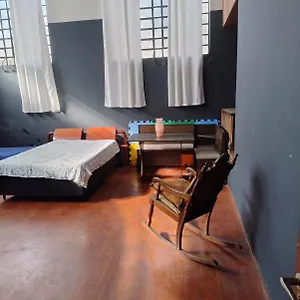 Casa Romântica Metrô 250m Quarto em Acomodações Particulares
